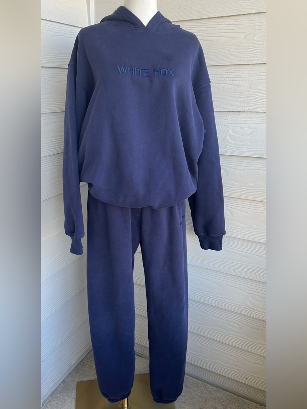 💙 (2 pcs) White Fox Navy Blue Hoodie and Sweatpants Set (XS/S top, XS bottom) 💙
